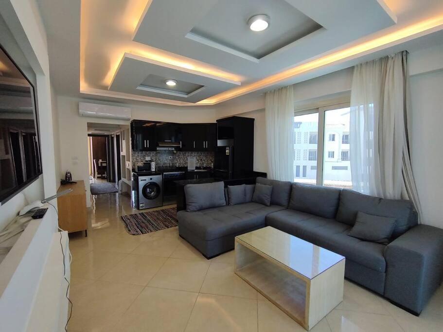 3-Bedroom Apartment On The Third Floor With 3 Balconies And Lovely Pool View, Street View And Free Beach Access In Sharm Hills Resort Bagian luar foto