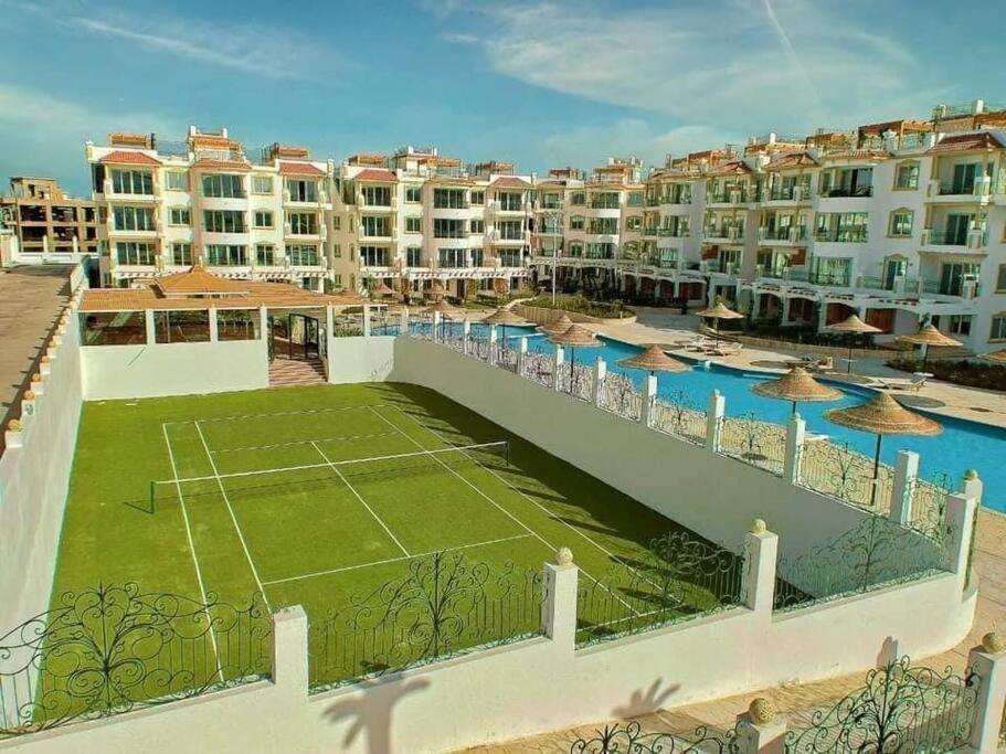 3-Bedroom Apartment On The Third Floor With 3 Balconies And Lovely Pool View, Street View And Free Beach Access In Sharm Hills Resort Bagian luar foto