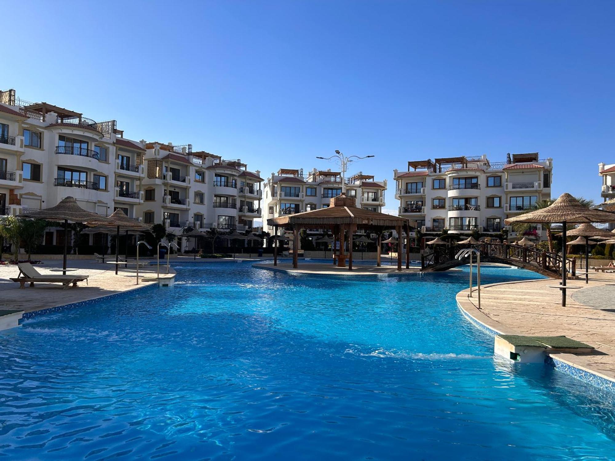 3-Bedroom Apartment On The Third Floor With 3 Balconies And Lovely Pool View, Street View And Free Beach Access In Sharm Hills Resort Bagian luar foto